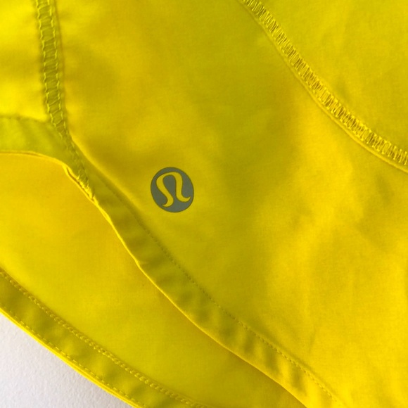 LuluLemon Size 4 Yellow Singlet - Picture 4 of 4